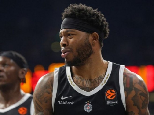 Američki košarkaš Tajrik DŽouns nije više član Partizana