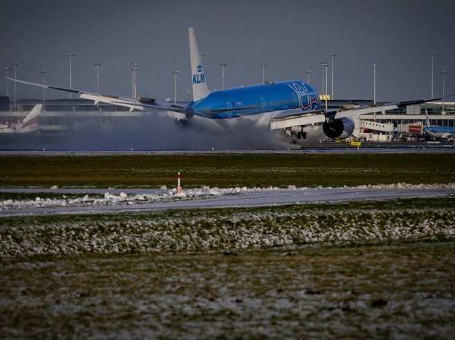 Holandija: Zbog nevremena otkazano stotine letova i linija vozova (VIDEO)