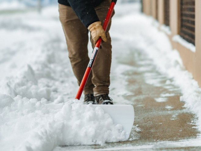 Pojedina sela u Srbiji šest dana bez struje, pojačane ekipe montera na terenu