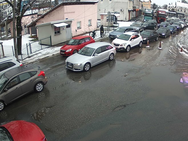 Na svim prelazima prema Hrvatskoj velike gužve