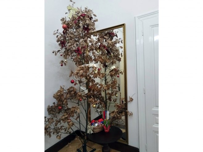 Tradicionalno - badnjak u Kabinetu srpskog člana Predsjedništva