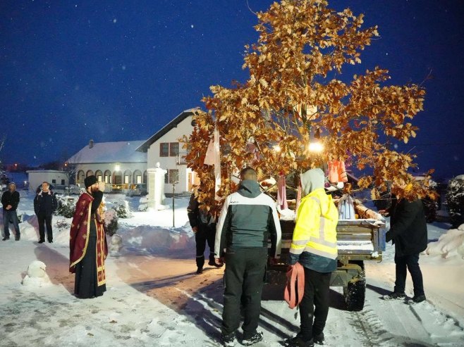 Badnjak Badnjak - Foto: RTRS