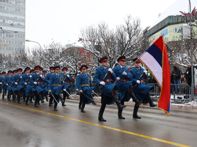 Defile - Foto: ZIPAPHOTO/Borislav Zdrinja
