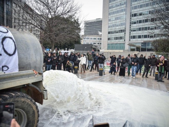 Usvojen sporazum EU-Merkosur: Potpisivanje 17. januara uprkos protestu poljoprivrednika (VIDEO)