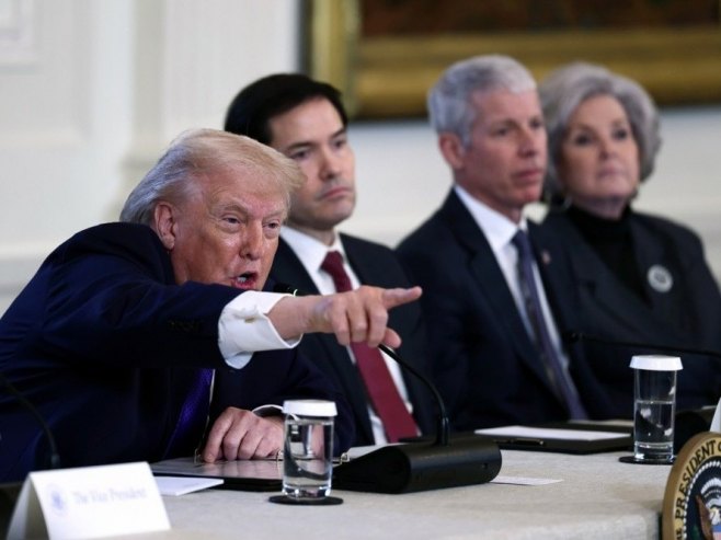 Tramp: Neophodno je da posjedujemo Grenland