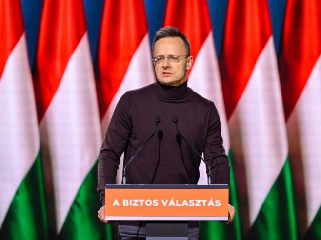 Peter Sijarto (foto: EPA/Robert Hegedus HUNGARY OUT) - 