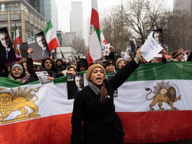 Protesti u Iranu ulaze u treću nedjelju: Više od 2.600 privedenih, raste broj žrtava