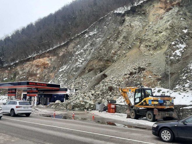 Put Zvornik-Bijeljina, odron - Foto: RTRS