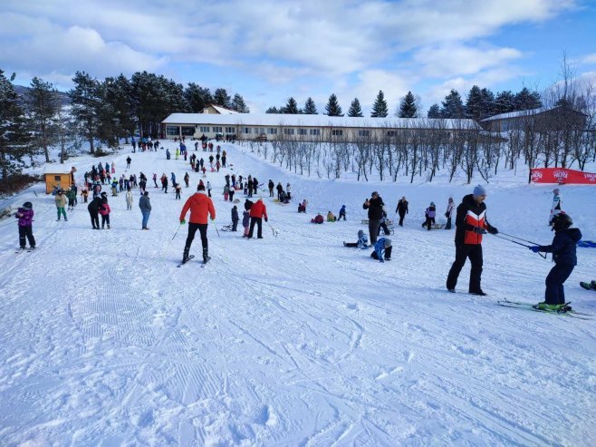 Otvoren Ski park Manjača (FOTO/VIDEO)