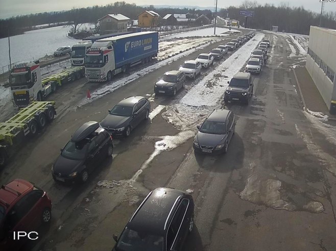 Saobraćaj pojačan na nekoliko prelaza sa Hrvatskom