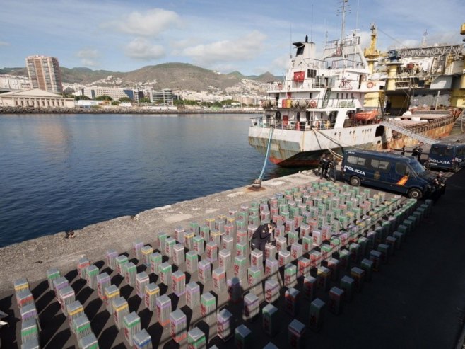 Španska policija zaplijenila 10 tona kokaina na brodu koji je prevozio so (FOTO)