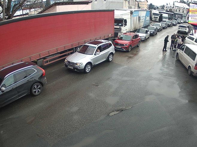 Čekanja na graničnim prelazima Gradiška i Donja Gradina