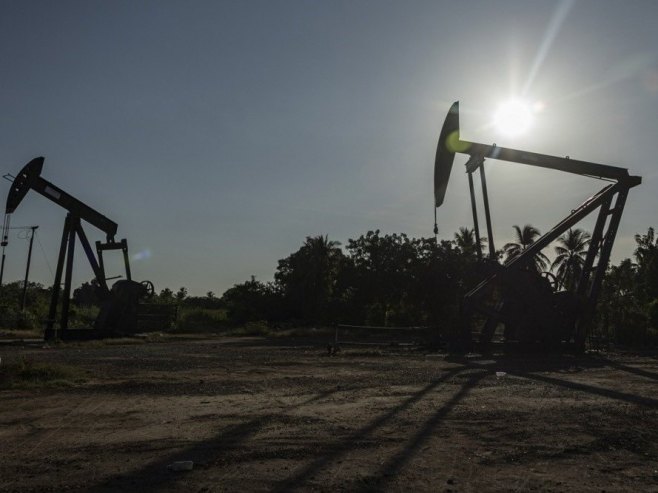 Rezerve nafte (Foto: EPA/Henry Chirinos) - 