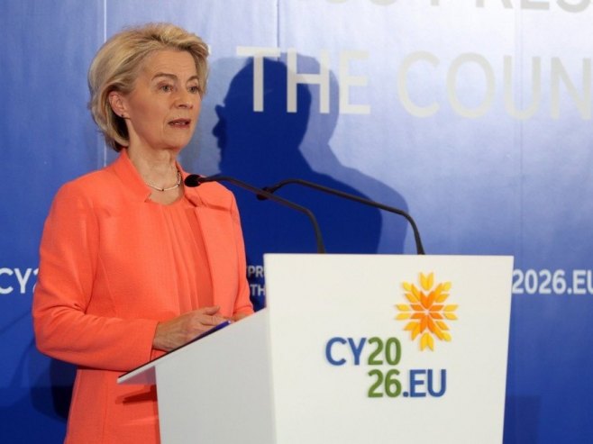 Ursula fon der Lajen (foto: EPA/GEORGE CHRISTOPHOROU) - 