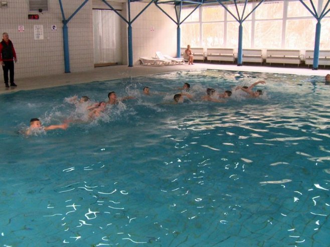 Srpsko sokolsko društvo "Soko Dobrun" iz Višegrada organizovalo plivanje za Časni krst