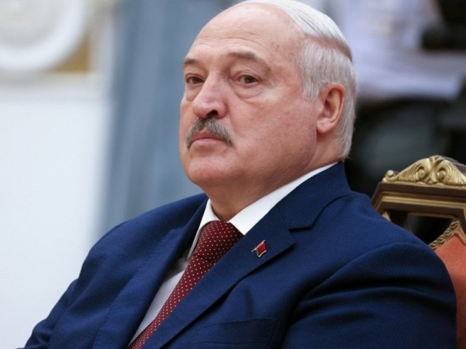 Lukašenko zaronio u ledenu vodu - na minus 15 stepeni (VIDEO)