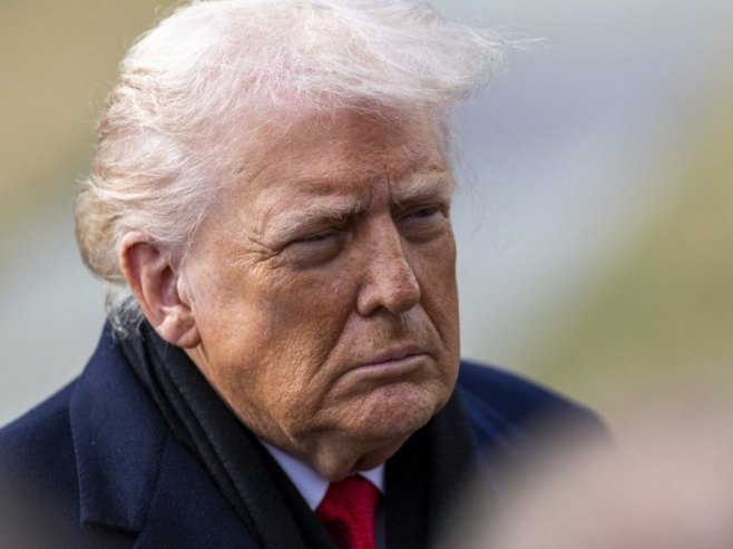 Tramp najavio carine od 200 odsto na francuska vina i šampanjce