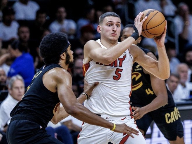 Јović na dnu liste strijelaca protiv Golden Stejta, novi poraz Majamija