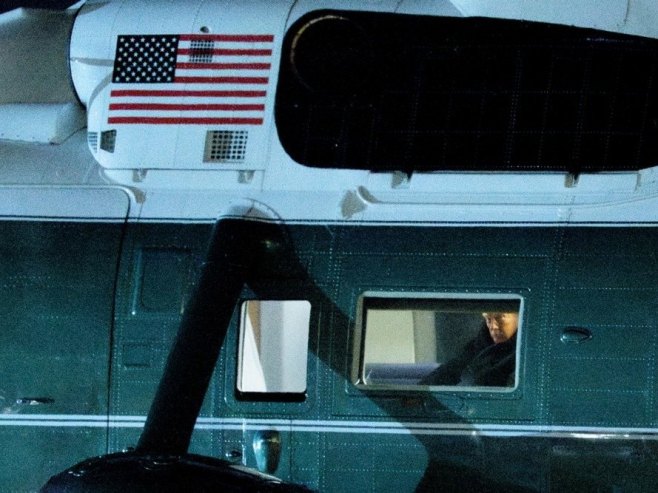 Trampov avion (foto: EPA/Aaron Schwartz / POOL) - 