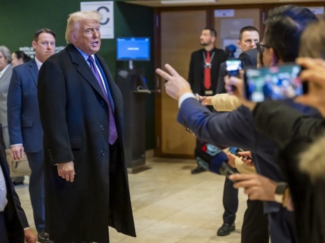 Tramp: SAD pregovaraju o "potpunom pristupu" Grenlandu