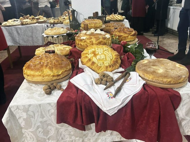 Festival božićnog kolača "Česnica" u Gacku
