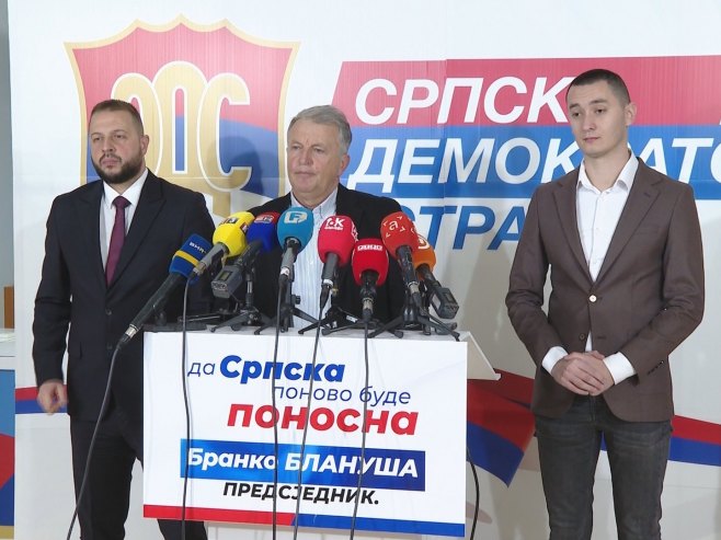 Konferencija za novinare SDS-a - Foto: RTRS