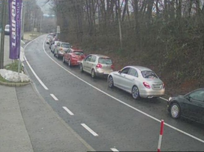 Pojačana frekvencija vozila na prelazima Velika Kladuša, Izačić i Orašje