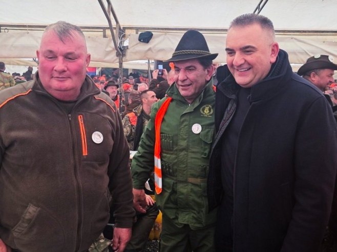 "Šakalijada" u Derventi okupila više od 2.000 lovaca, prisustvovao i Minić (FOTO)