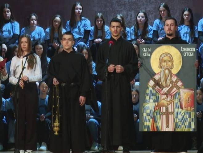Prosvjetni radnici i učenici u Derventi proslavili Svetog Savu (VIDEO)
