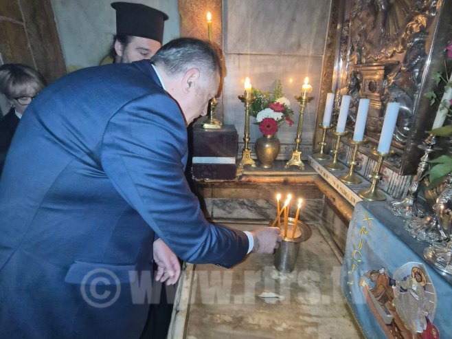 Dodik: Moleći se na Hristovom grobu, mislio sam i na srpski narod