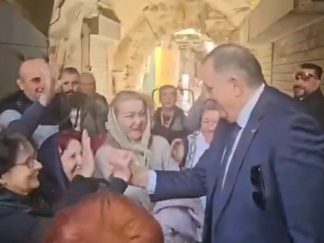 Dodik sa hodočasnicima u Svetom gradu (VIDEO)