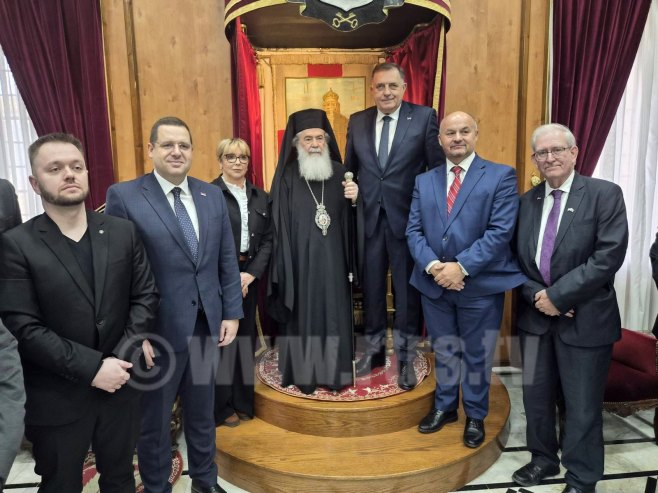 Dodik: Velika čast što me patrijarh Teofil pozvao da stojim na tronu uz njega (VIDEO)