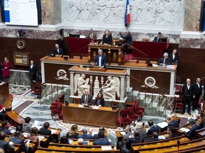 Francuska vlada preživjela glasanja o nepovjerenju