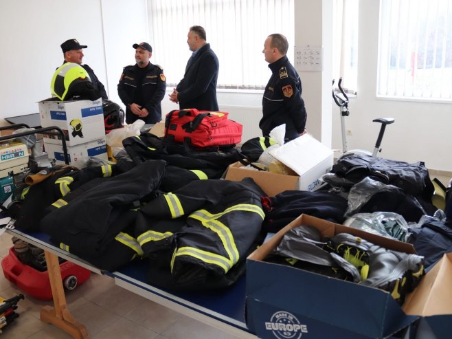 Vatrogasci iz Hrvatske donirali opremu kolegama iz Dervente (FOTO)