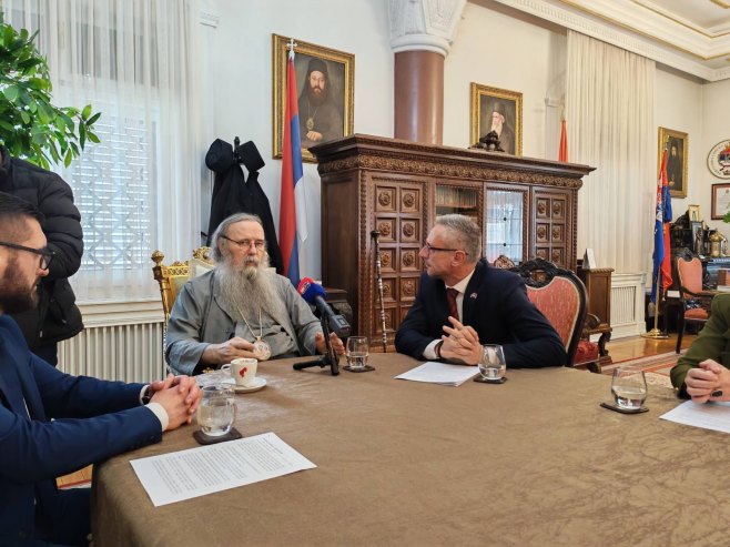 Mitropolit Fotije i Radan Ostojić - Foto: RTRS