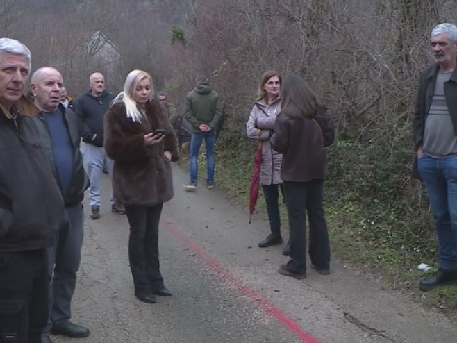 U selu Kuti kod Mostara mještani tijelima branili zemljište Srba povratnika
