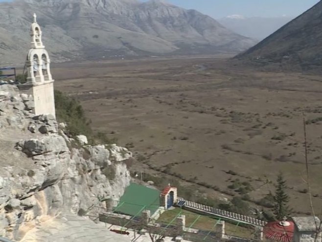 Јoš jedno otimanje srpske zemlje u FBiH: Dio imovine manastira prepisan na opštinu