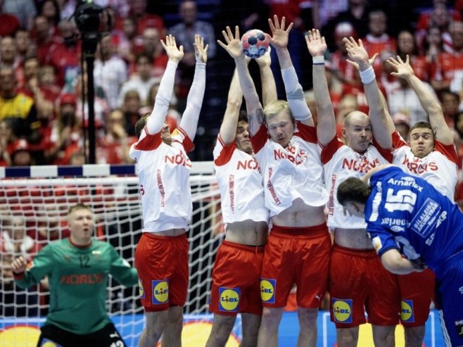 Rukometaši Danske (foto: EPA/BO AMSTRUP DENMARK OUT) Rukometaši Danske (foto: EPA/BO AMSTRUP DENMARK OUT) -