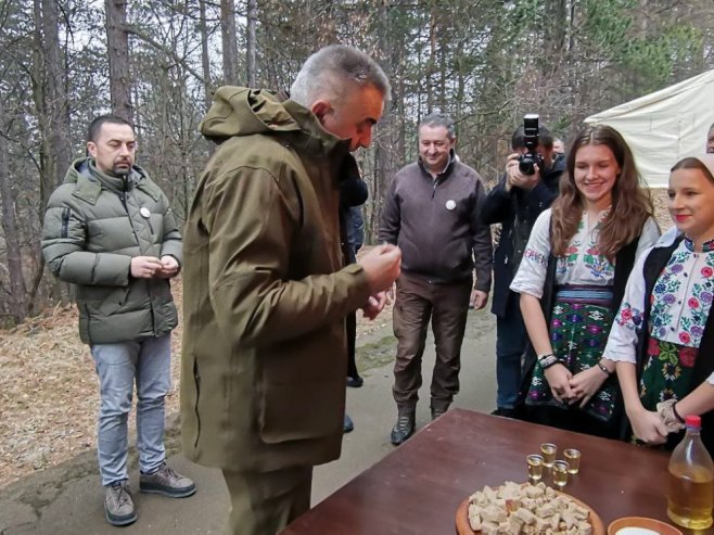 "Vučiji dani na Ozrenu"- manifestacija okupila više od 600 lovaca iz cijele Srpske (VIDEO)