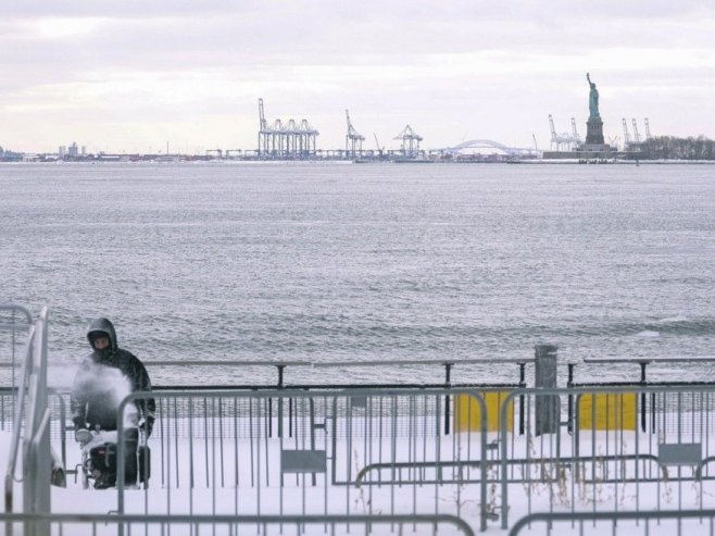 Snježna oluja u istočnom dijelu Amerike: Skoro 90 mrtvih, haos u saobraćaju i gradovima (VIDEO)