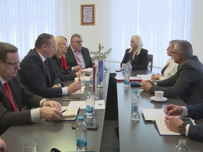 Ostojić sa sindikalcima i penzionerima: Otvoren niz tema u cilju unapređenja položaja radnika