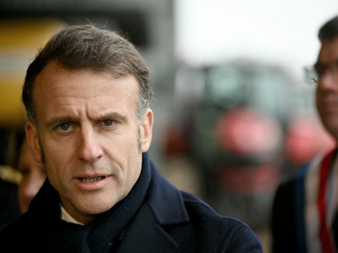 Makron: U toku pripreme za razgovor sa Putinom