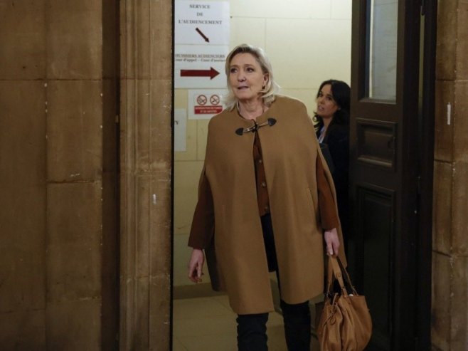 U nastavku suđenja Le Pen Tužilaštvo traži potvrdu kazne obavljanja javnih poslova