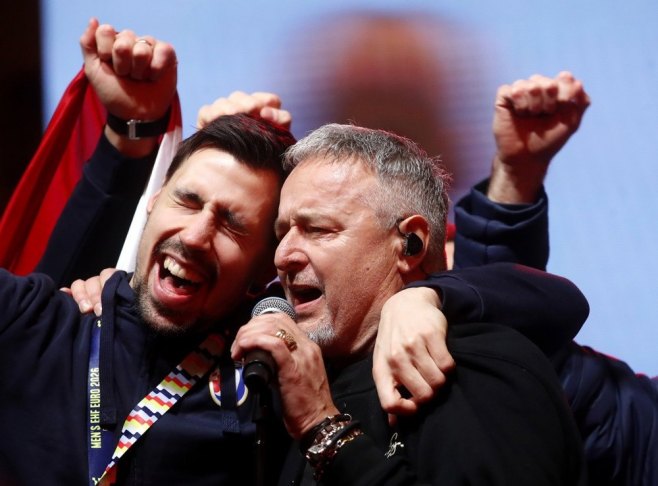 Zahtjev za ocjenu ustavnosti zaključka Vlade da preuzme organizaciju dočeka rukometaša