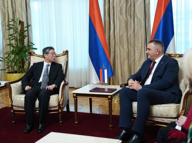 Minić sa japanskim ambasadorom - Foto: Ustupljena fotografija