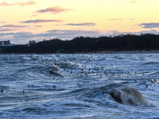 Dalmaciju pogodila jedna od najvećih plima u zadnjih desetak godina (VIDEO)