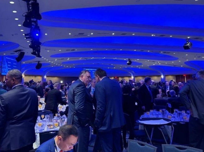 Molitveni doručak (foto: x.com/MiloradDodik) - 