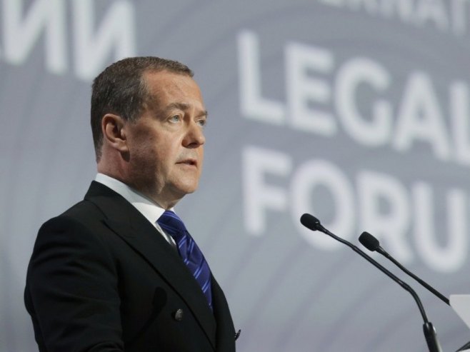 Medvedev: EU je sama sebe uhvatila u zamku odbijajući isporuke ruskih energenata