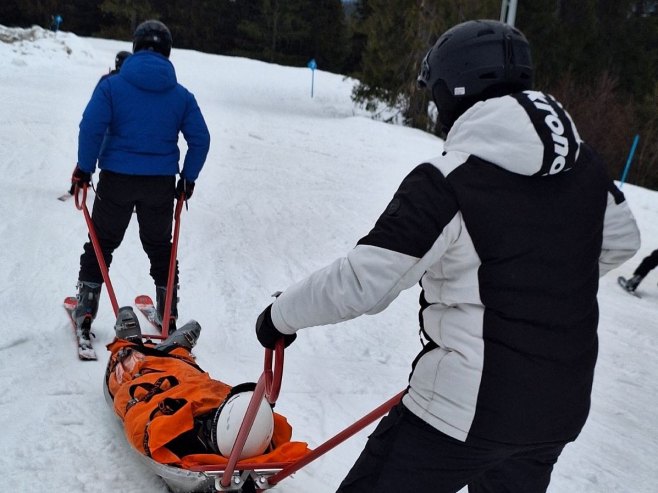 Uspješno završena obuka za obezbjeđenje štićenih ličnosti u zimskim uslovima (FOTO)