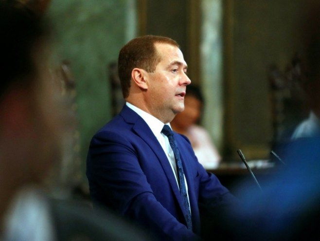 Medvedev pisao Dodiku: Potvrđujemo našu solidarnost sa Republikom Srpskom (FOTO)